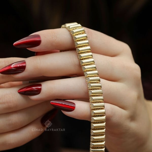 Taş Detay Altın Bileklik