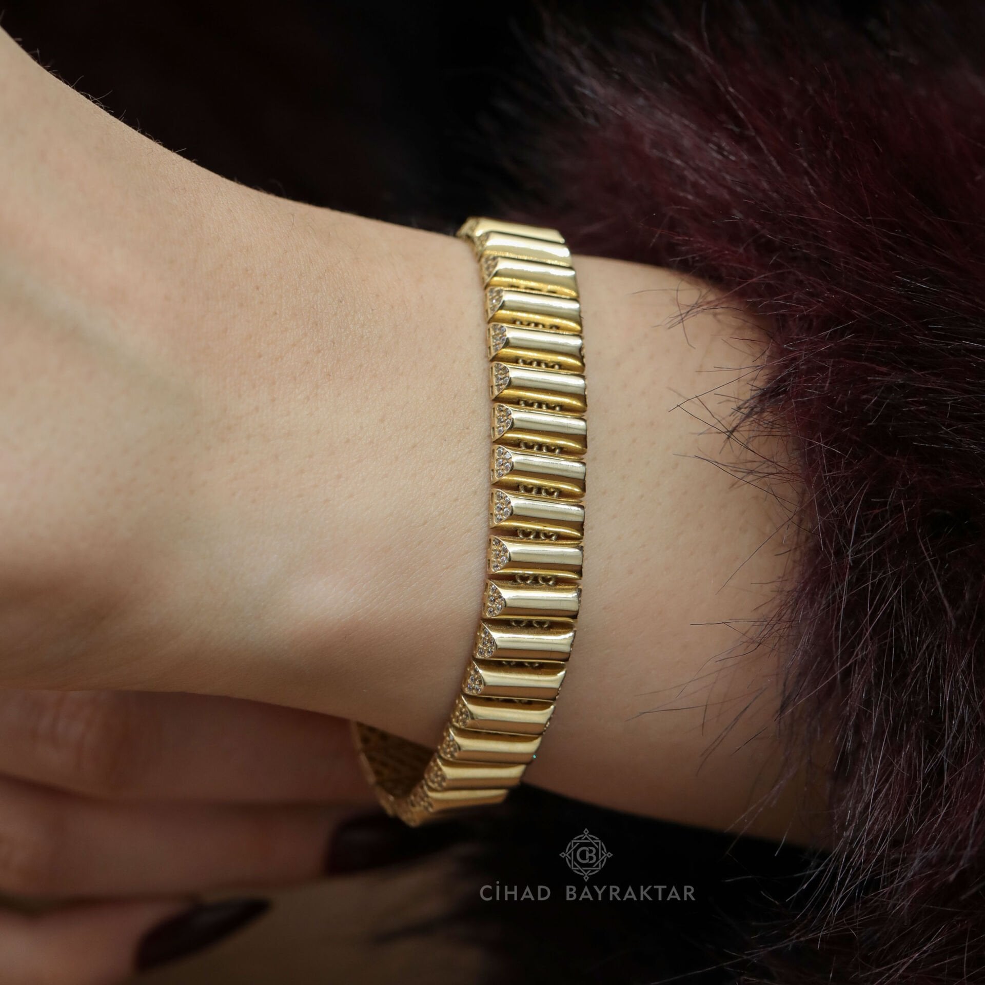 Taş Detay Altın Bileklik