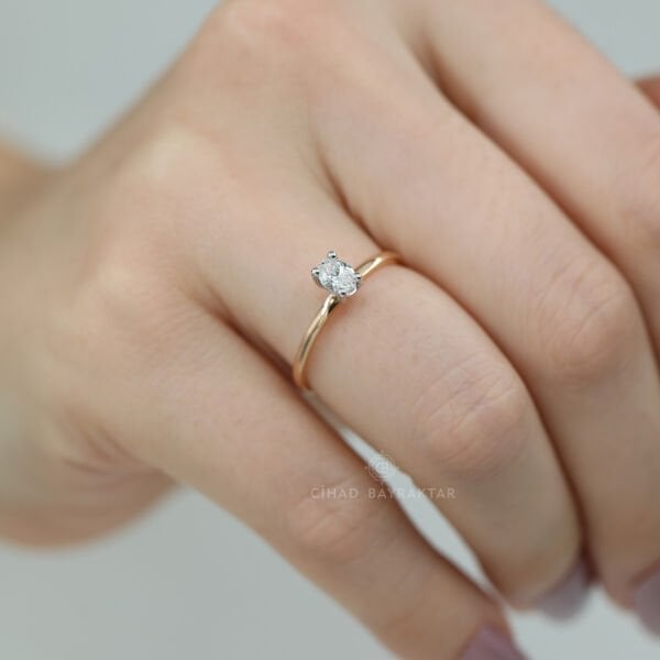 0,30 ct Pırlanta Oval Tektaş Yüzük