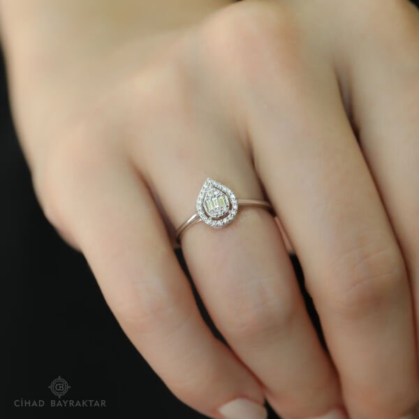 0,18 ct Damla Pırlanta Yüzük