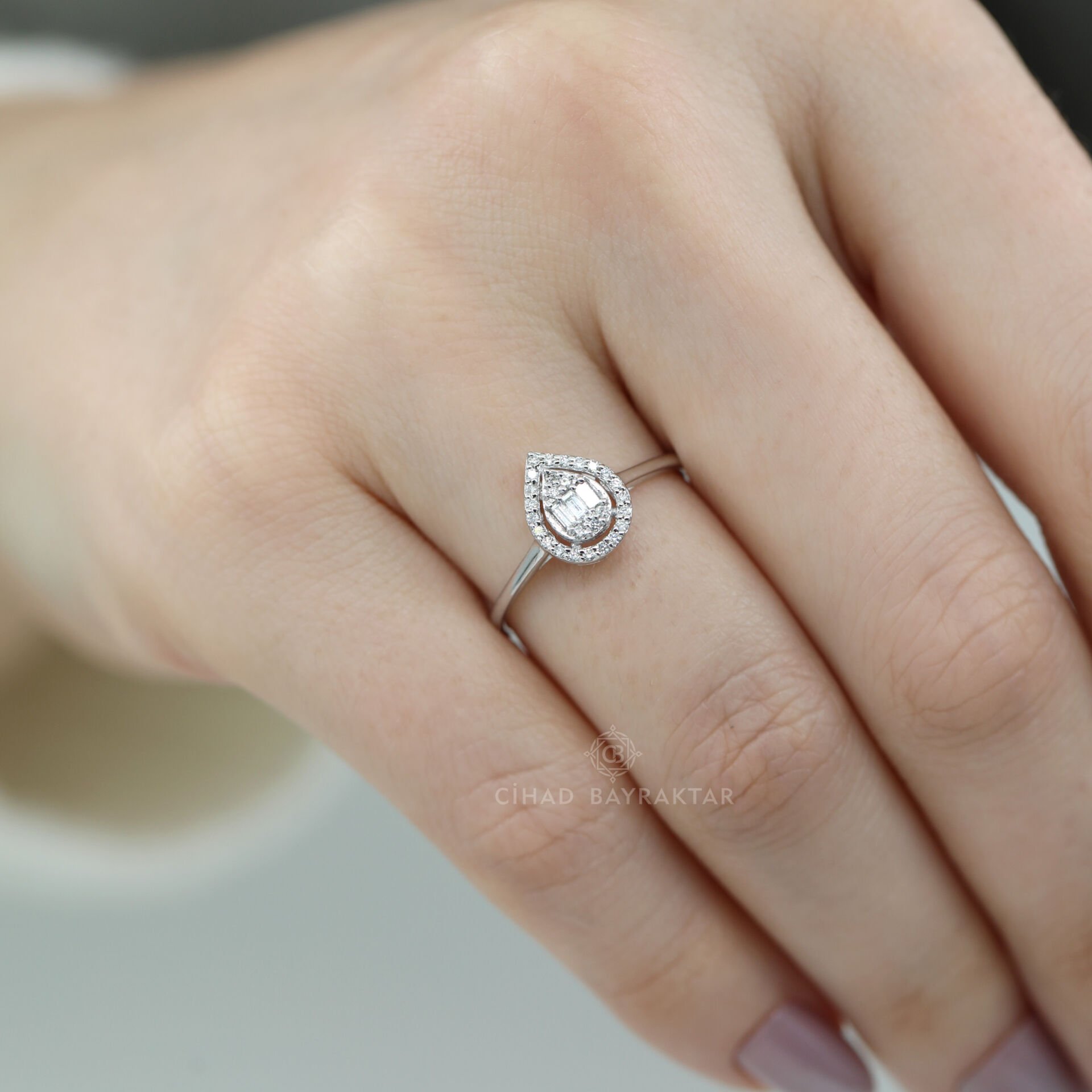 0,18 ct Damla Pırlanta Yüzük