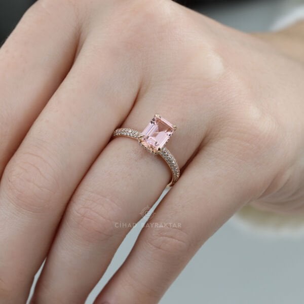 Morganite Baget Pırlanta Yüzük