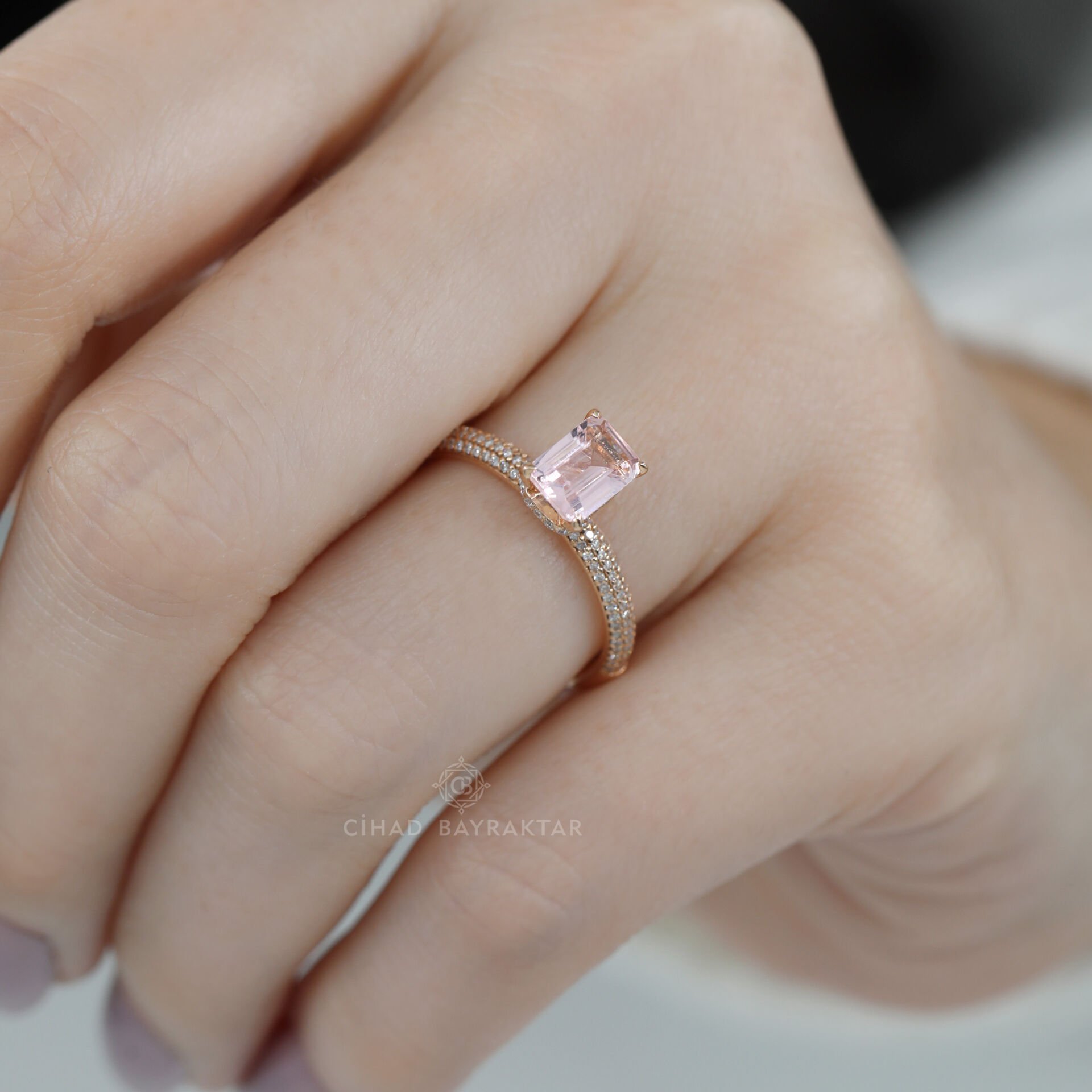 Morganite Baget Pırlanta Yüzük