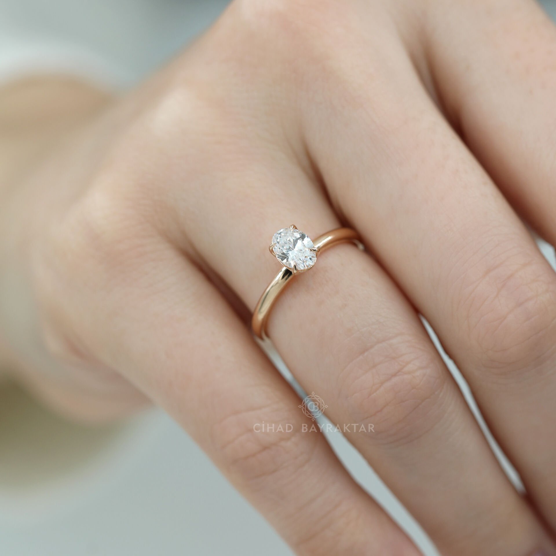 0,70 ct Oval Kesim Pırlanta Yüzük