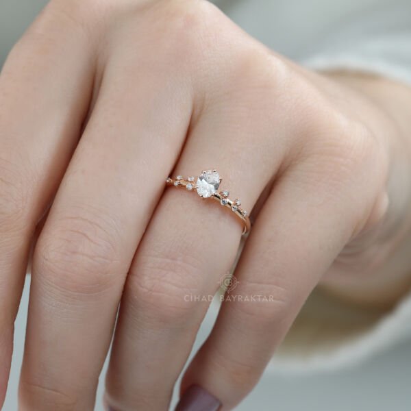 0,52 ct Oval Kesim Pırlanta Yüzük