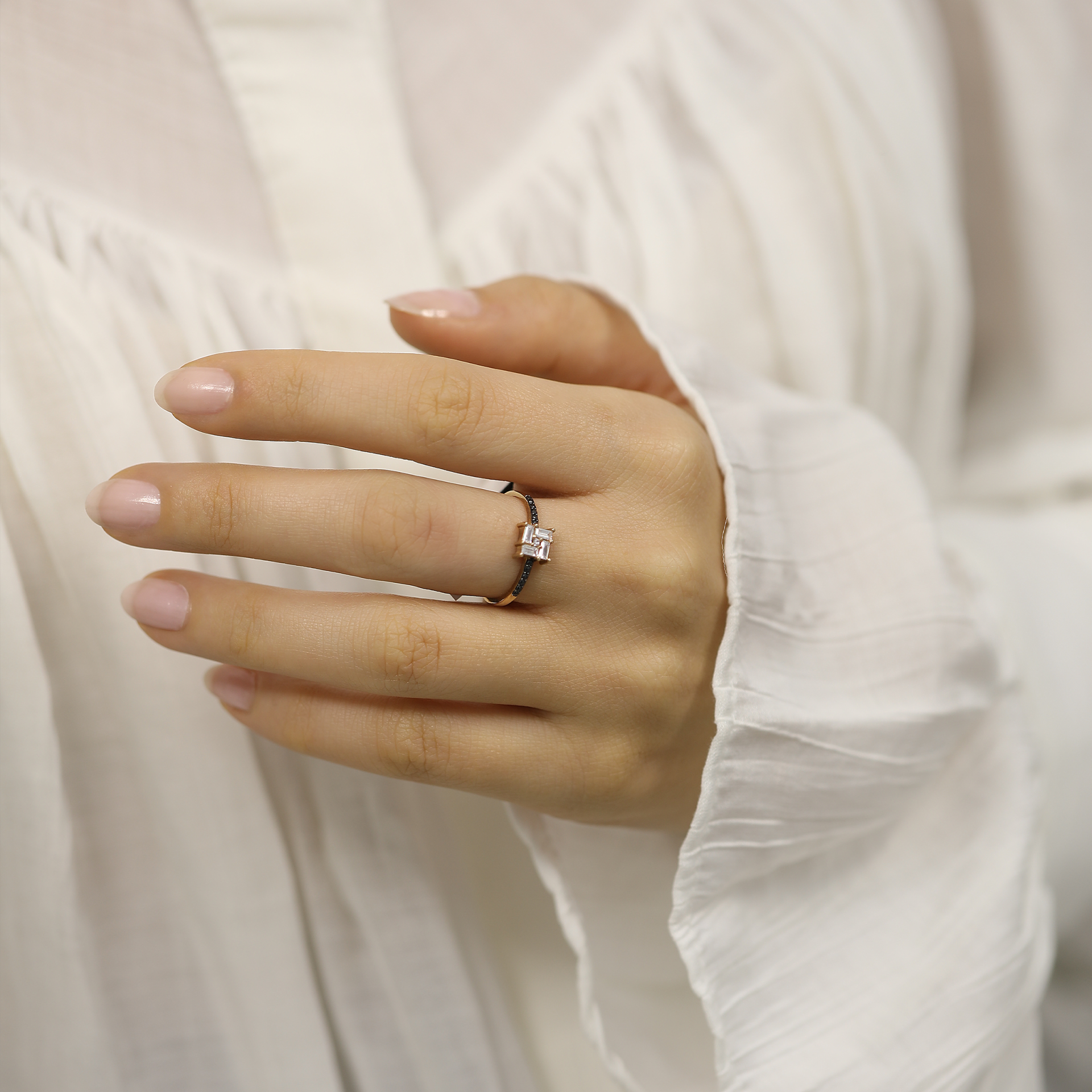 Kare Taşlı Yüzük