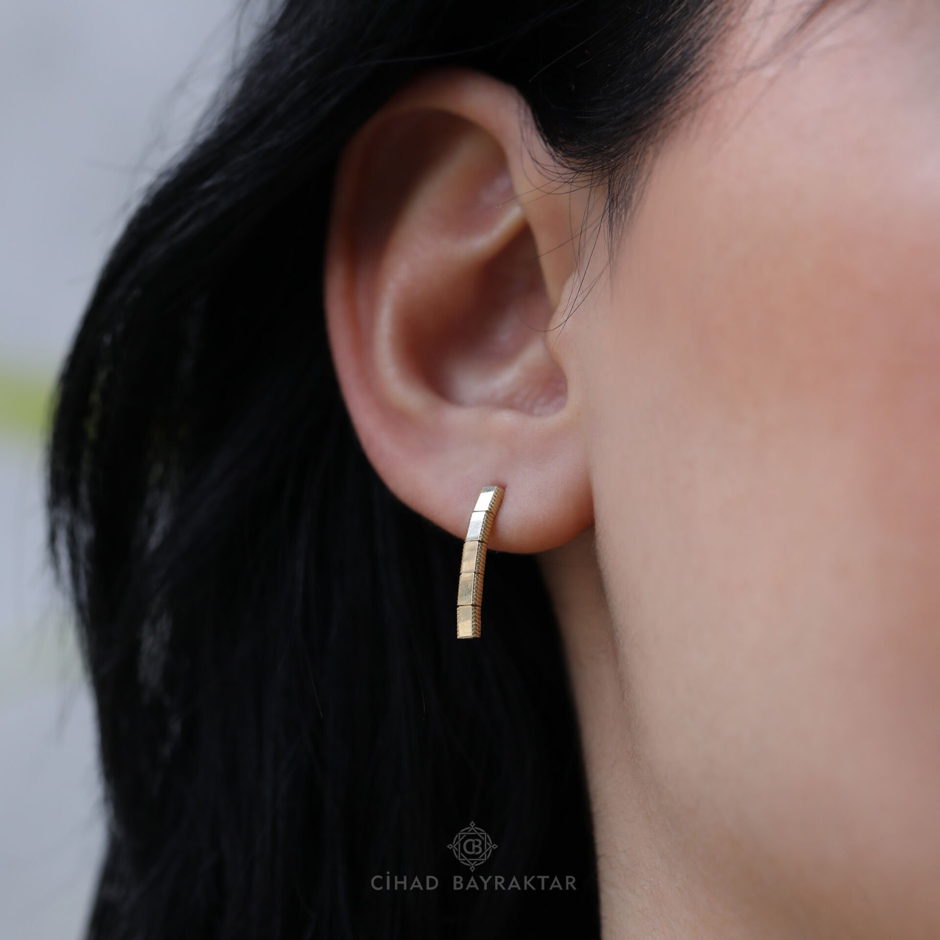 Parlak Altın Set Küpesi