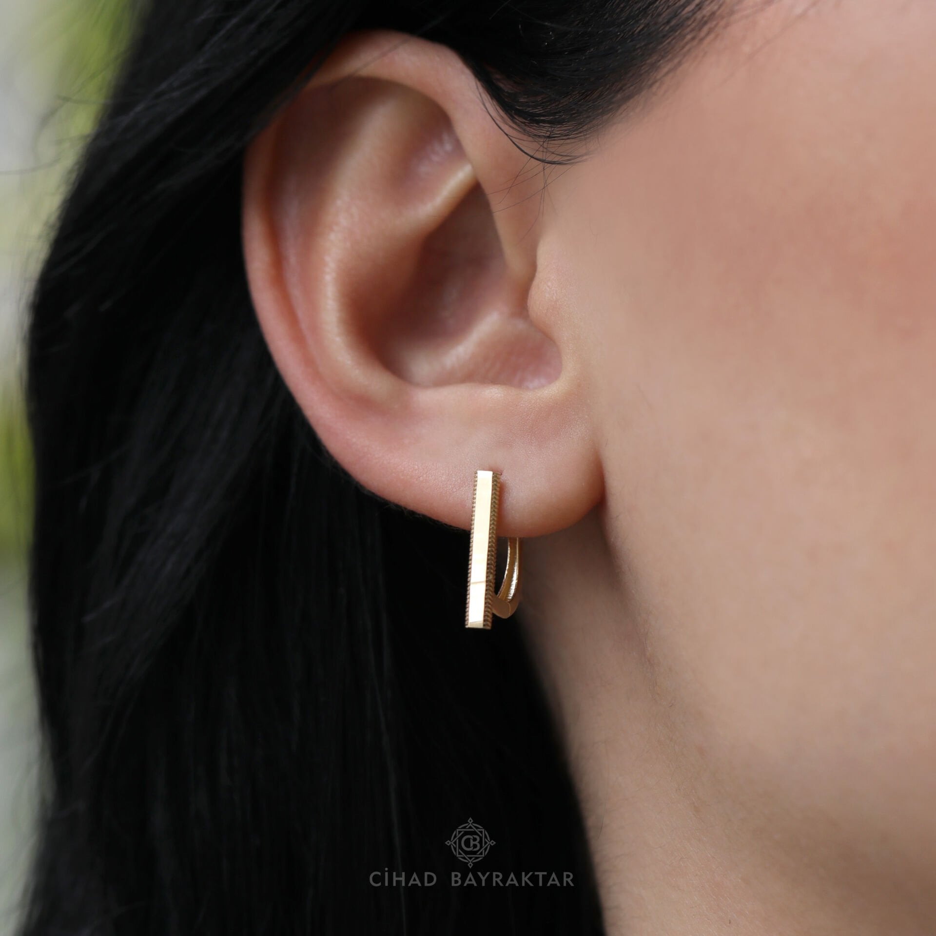 Parlak Altın Set Küpesi