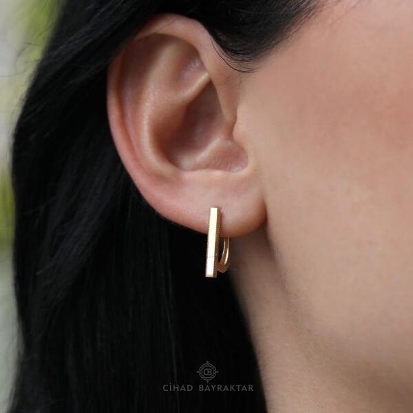 Parlak Altın Set Küpesi