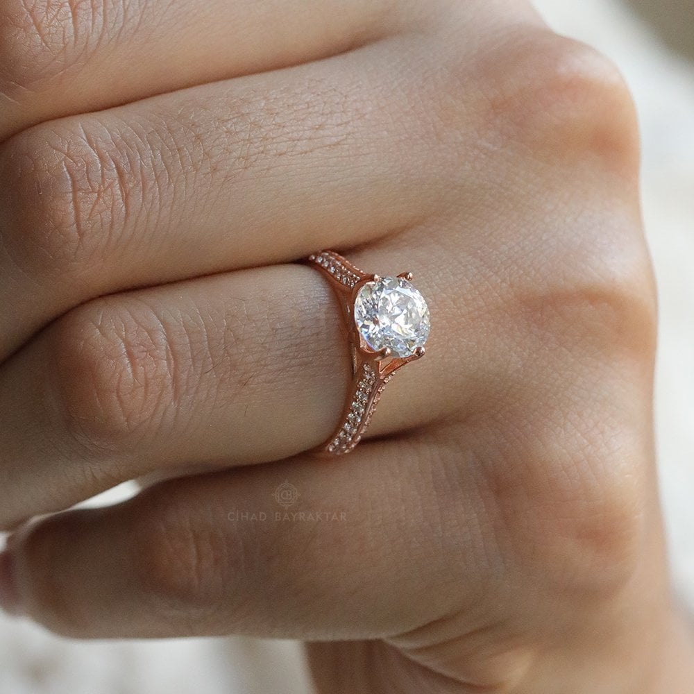 Taşlı Tektaş Altın Yüzük