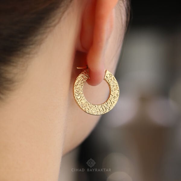 Desenli Halka Altın Küpe