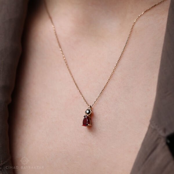 0,50 ct Yakut Elmas Kolye