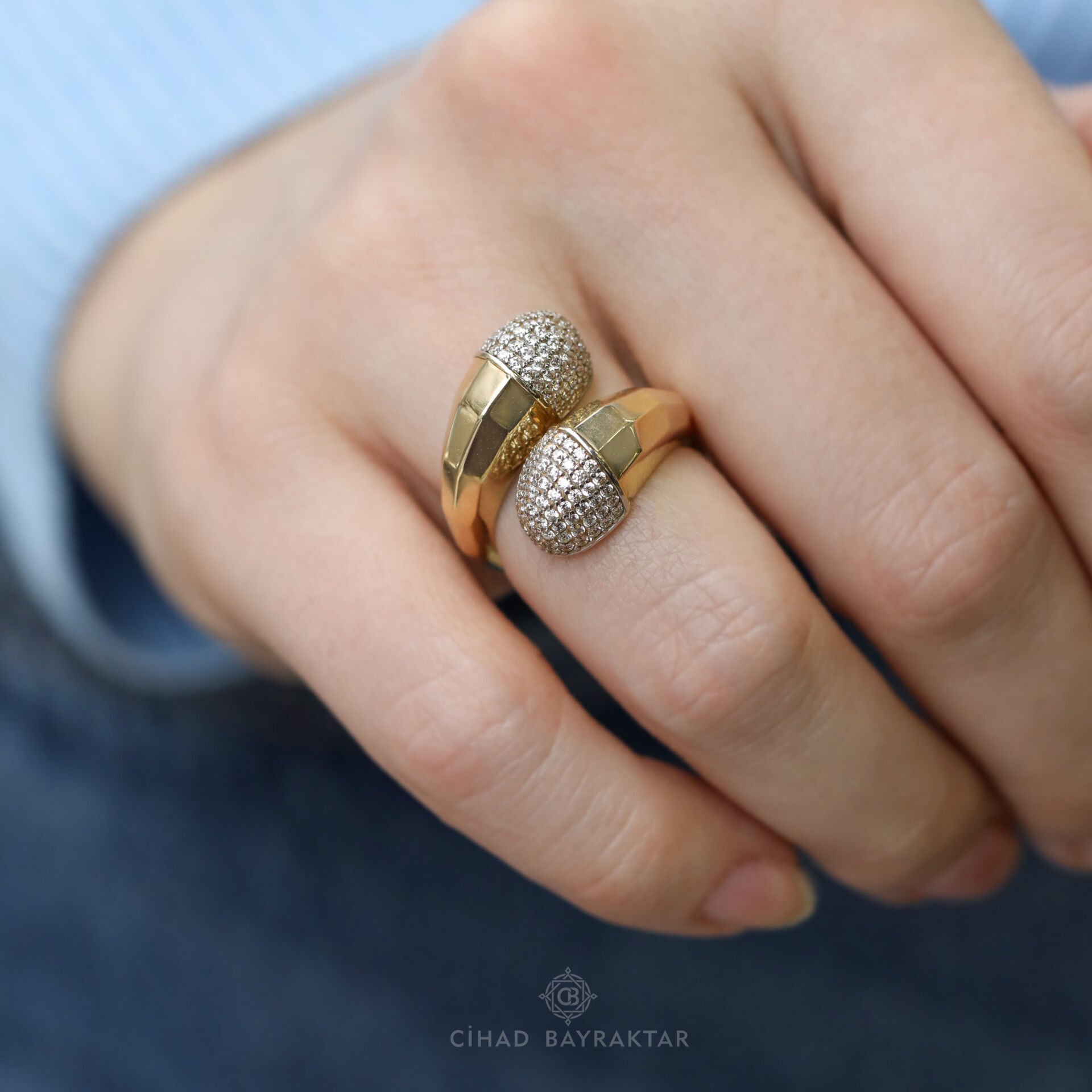Taşlı Geometrik Altın Yüzük