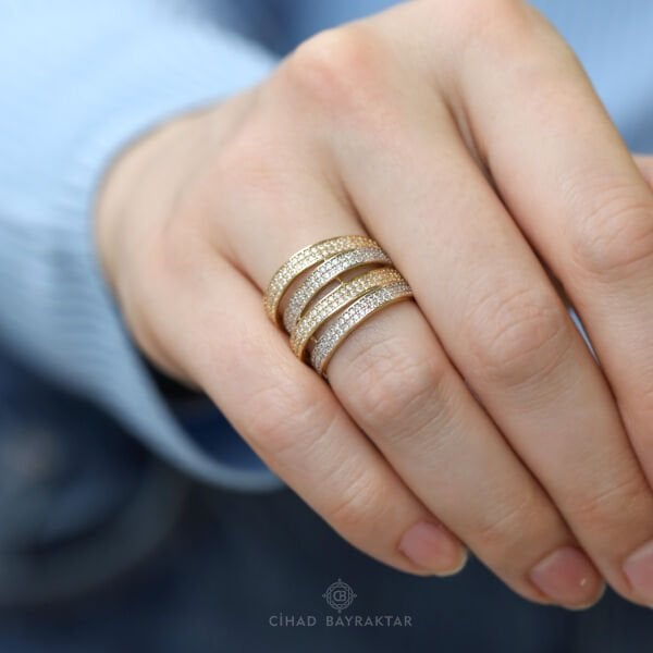 Taşlı Geometrik Altın Yüzük