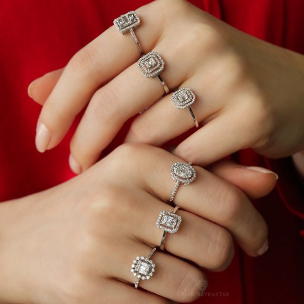 0,27 Ct.Baget Pırlanta Yüzük