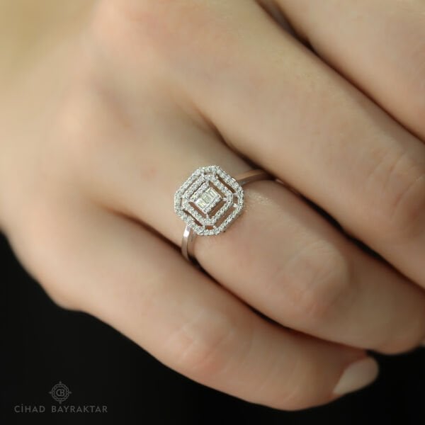 0.27 ct Pırlanta Baget Yüzük