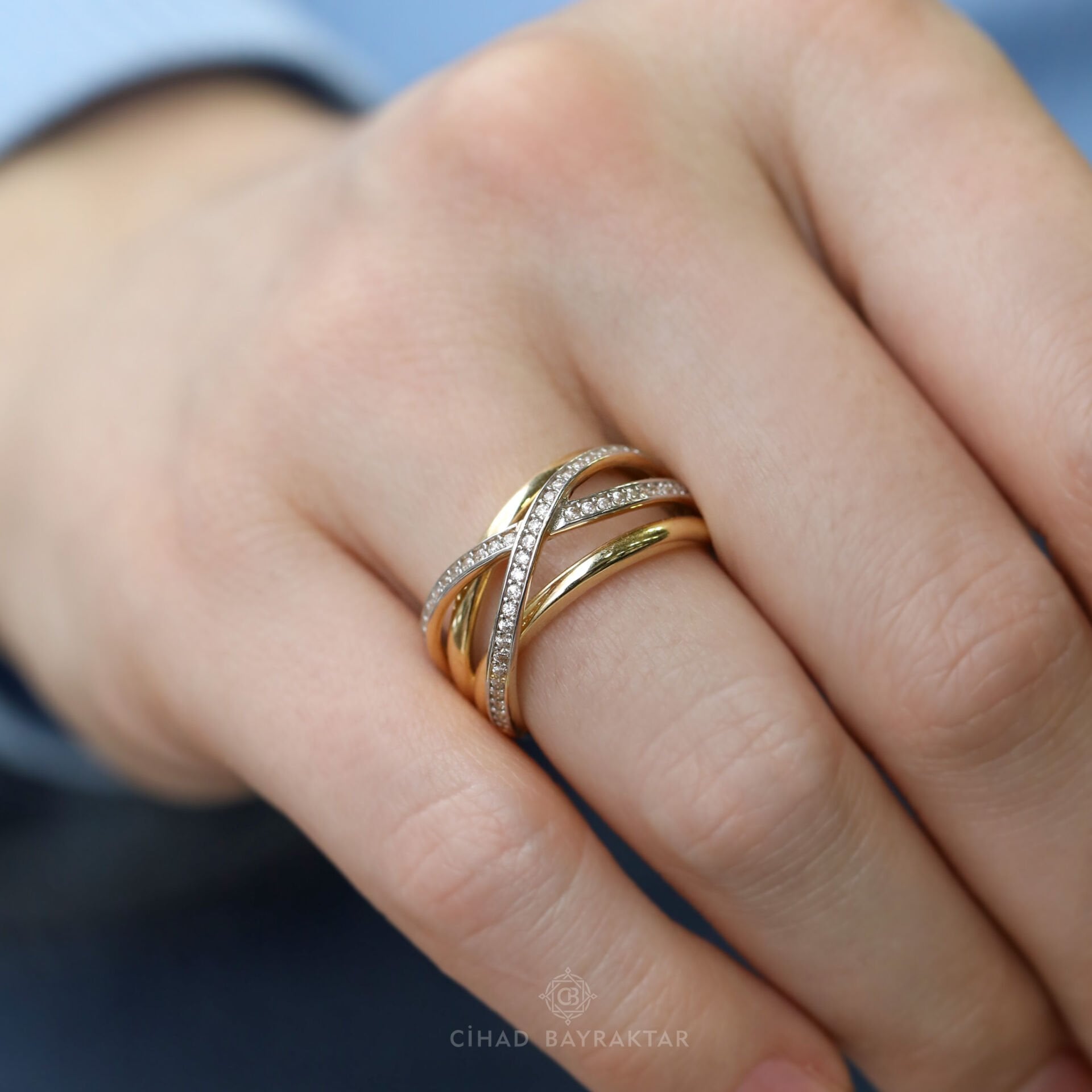 Taşlı Geometrik Altın Yüzük