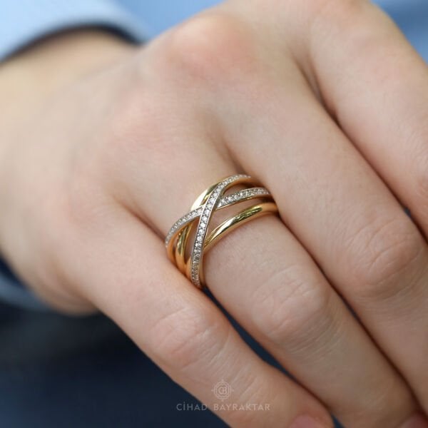 Taşlı Geometrik Altın Yüzük