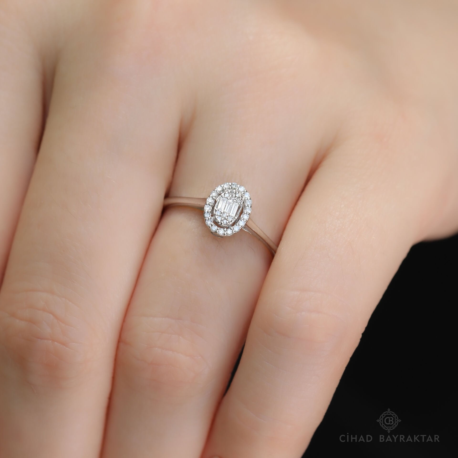 0.12 ct Pırlanta Oval Yüzük