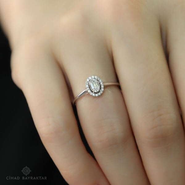 0.12 ct Pırlanta Oval Yüzük