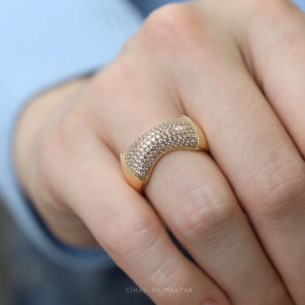 Bombeli Çizgili Altın Yüzük