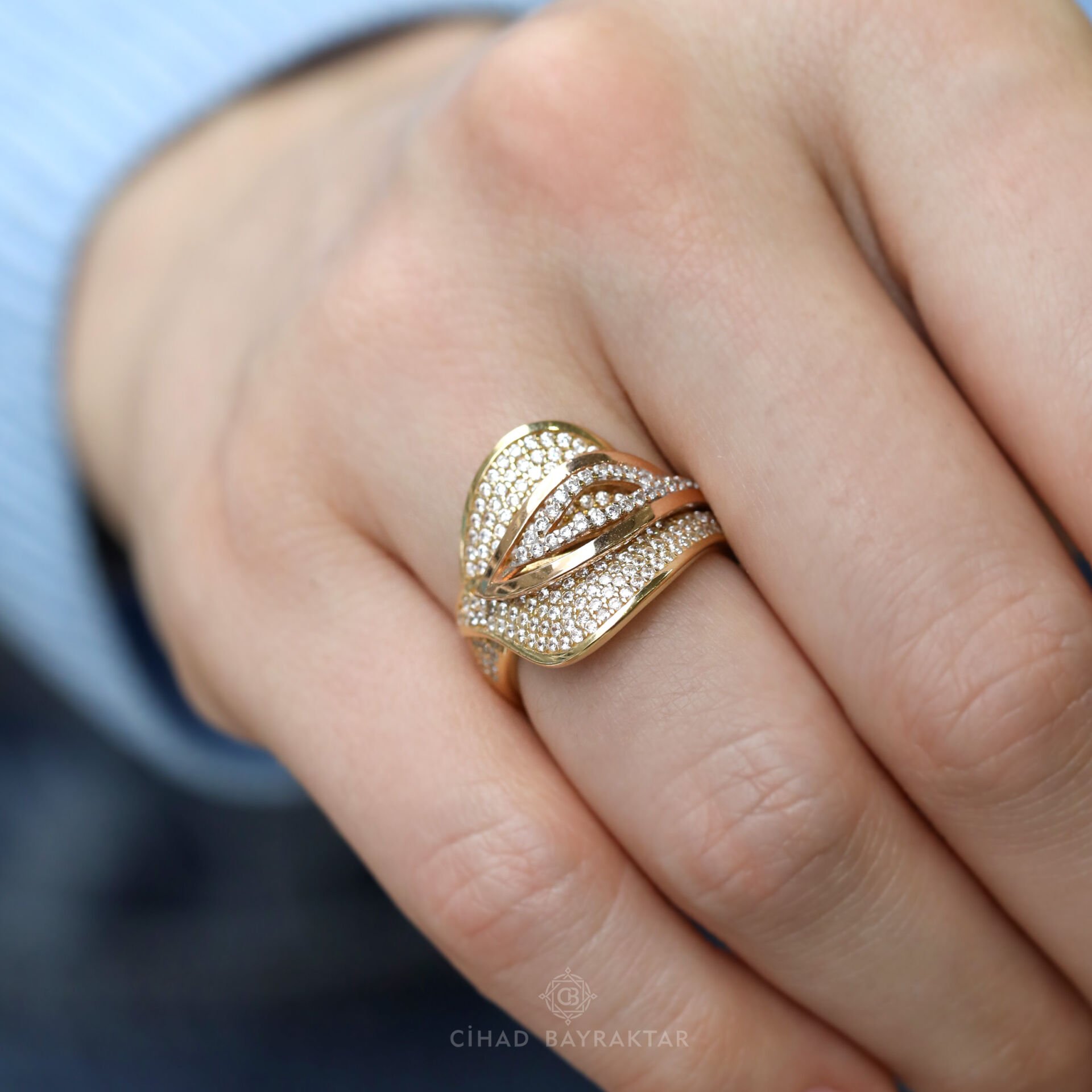 Taşlı Dalga Altın Yüzük