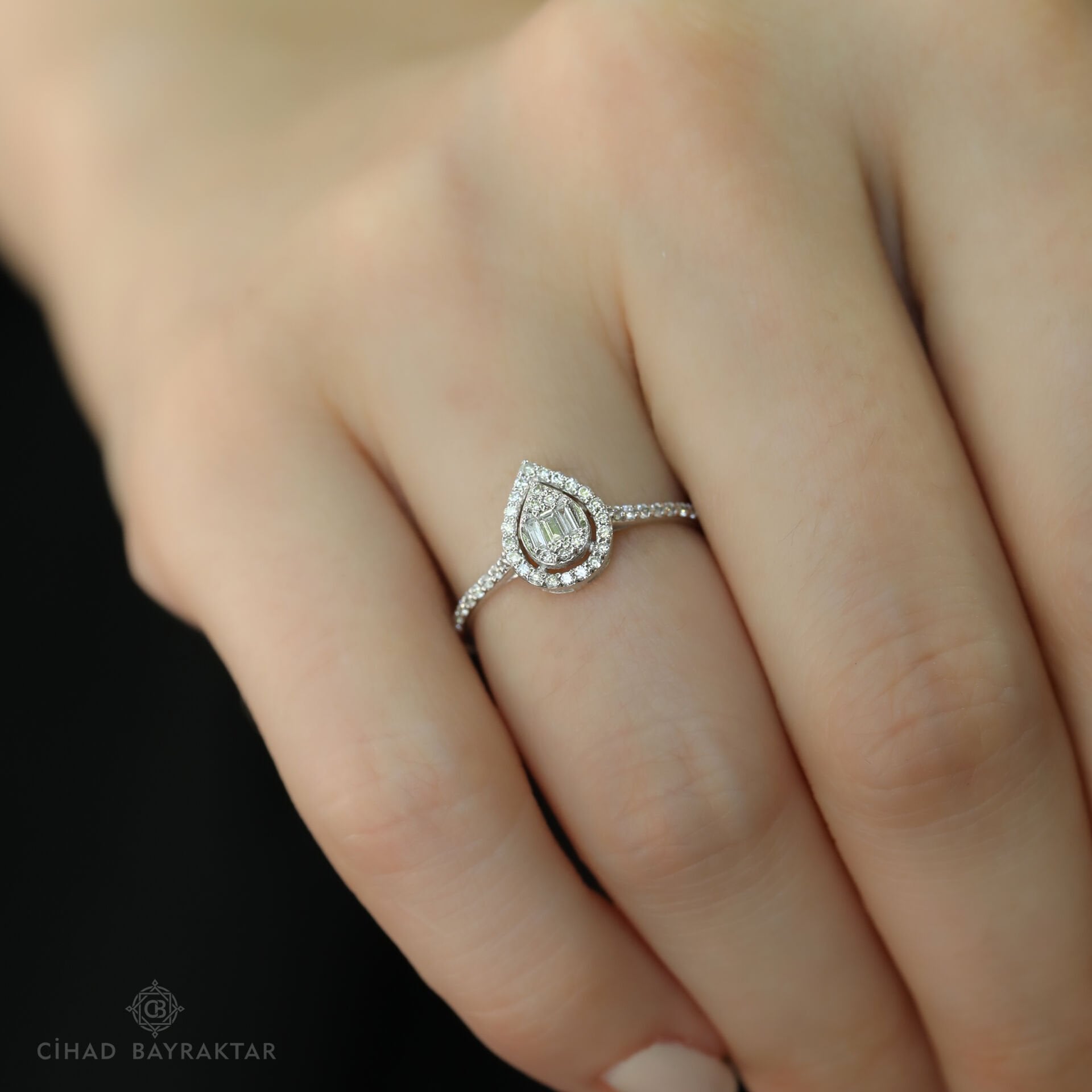 0.28 ct Pırlanta Damla Yüzük