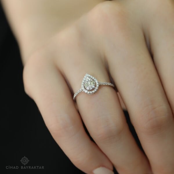 0.27 ct Pırlanta Damla Yüzük