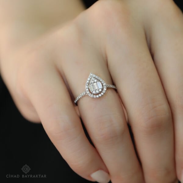 0.39 ct Pırlanta Damla Yüzük
