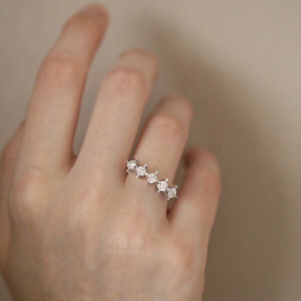 0,85 Ct. Beş Taş Yüzük