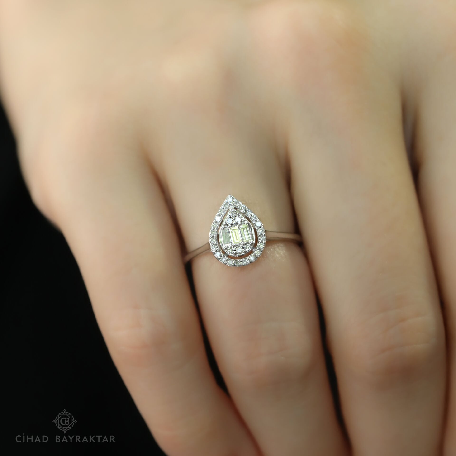 0.29 ct Pırlanta Damla Yüzük