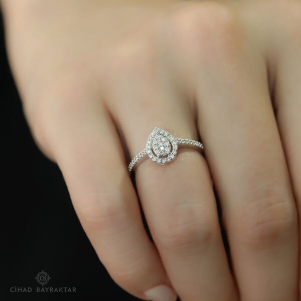 0.23 ct Pırlanta Damla Yüzük