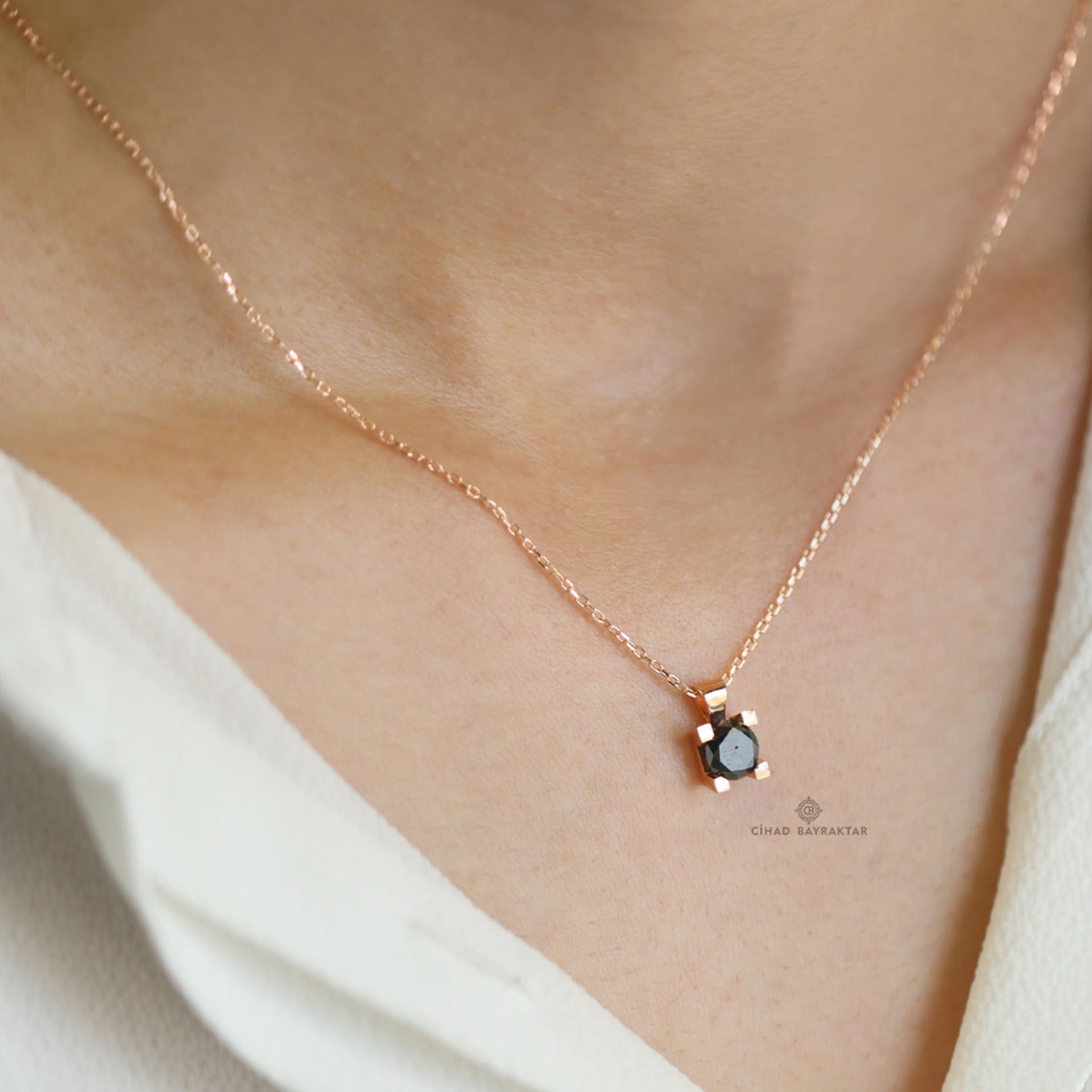 0,68 ct Siyah Pırlanta Kolye