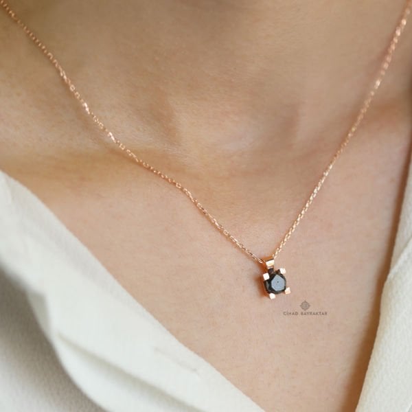 0,68 ct Siyah Pırlanta Kolye