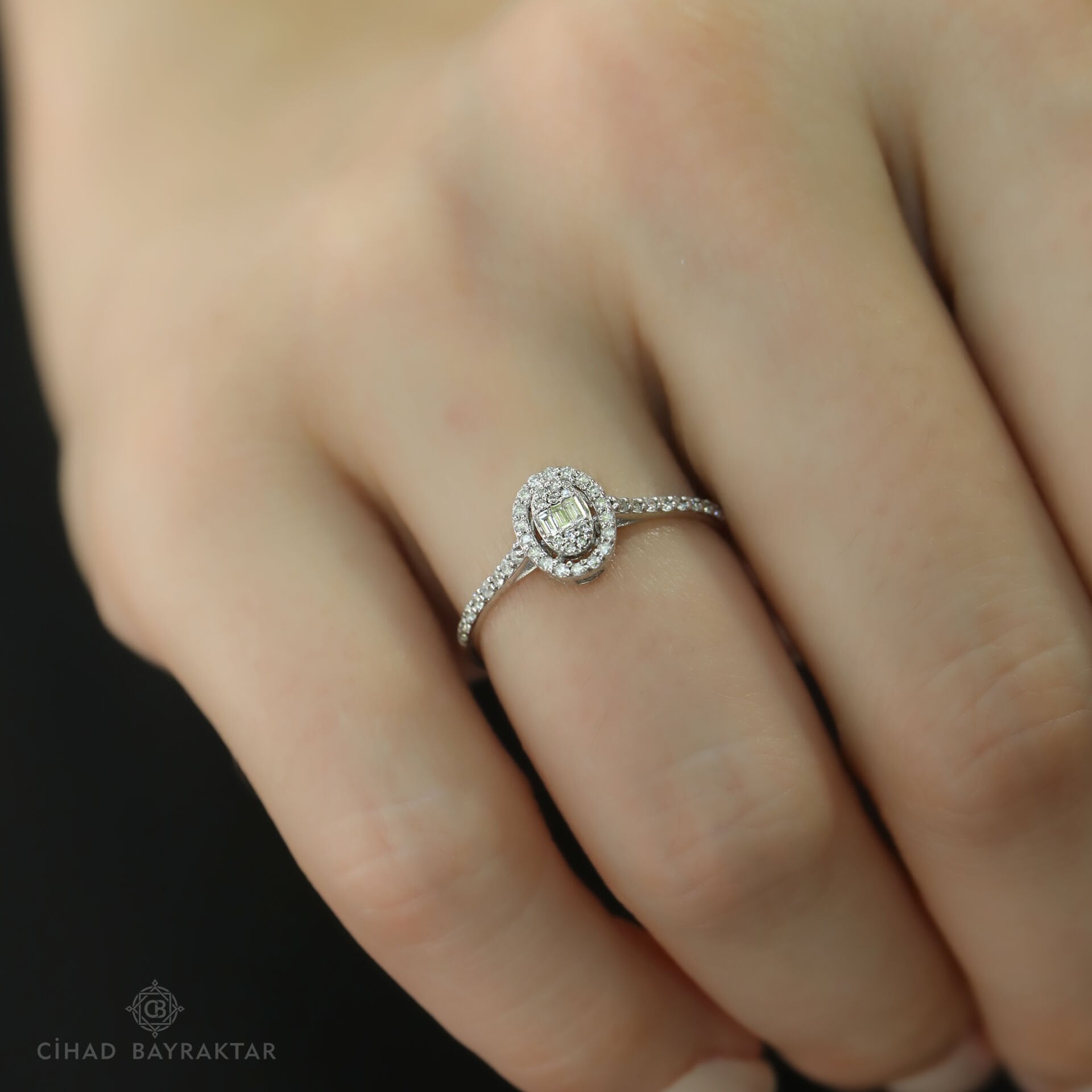 0.24 ct Pırlanta Oval Yüzük