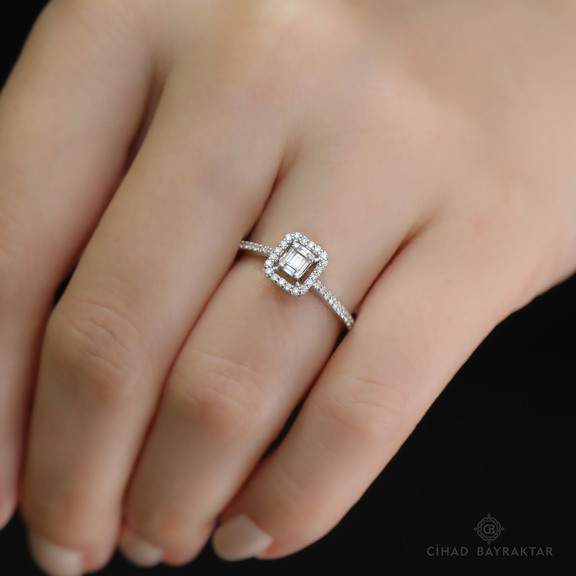0.23 ct Pırlanta Baget Yüzük