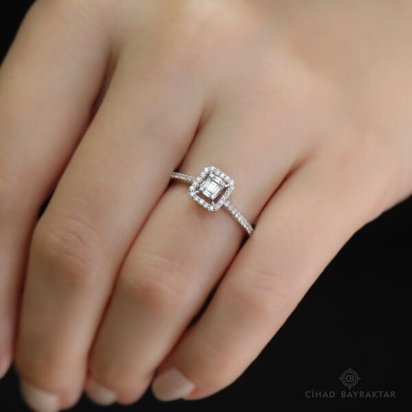 0.23 ct Pırlanta Baget Yüzük