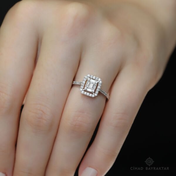 0.39 ct Pırlanta Baget Yüzük