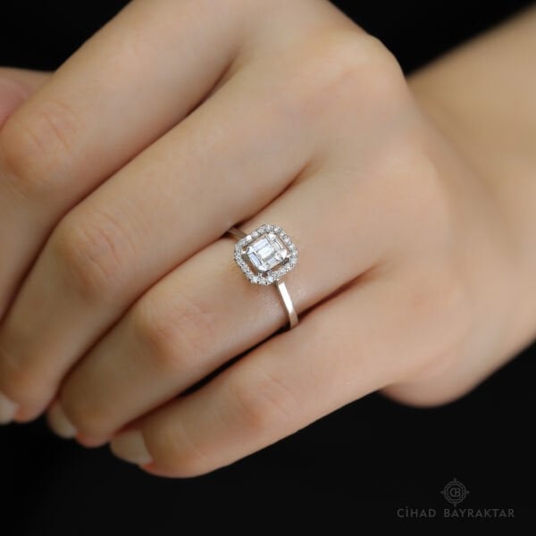0.30 ct Pırlanta Baget Yüzük
