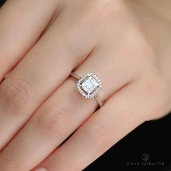 0.30 ct Pırlanta Baget Yüzük