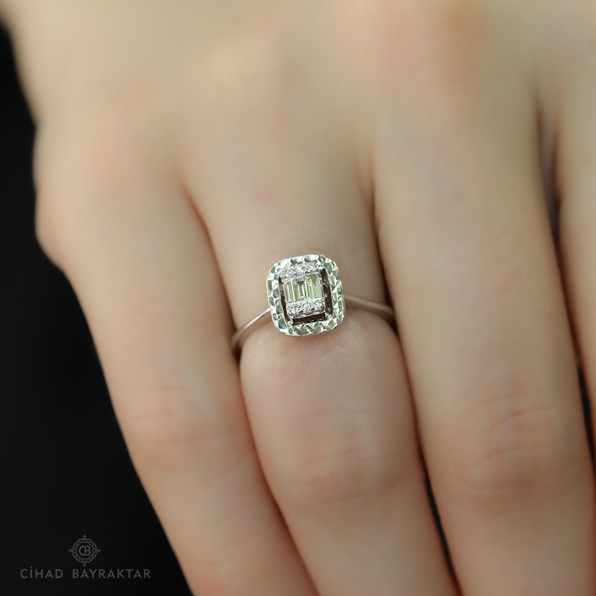 0.26 ct Pırlanta Baget Yüzük