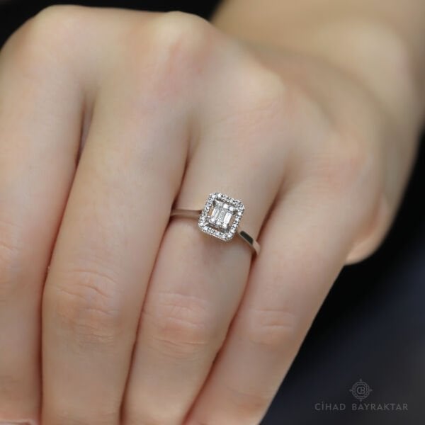 0.18 ct Pırlanta Baget Yüzük