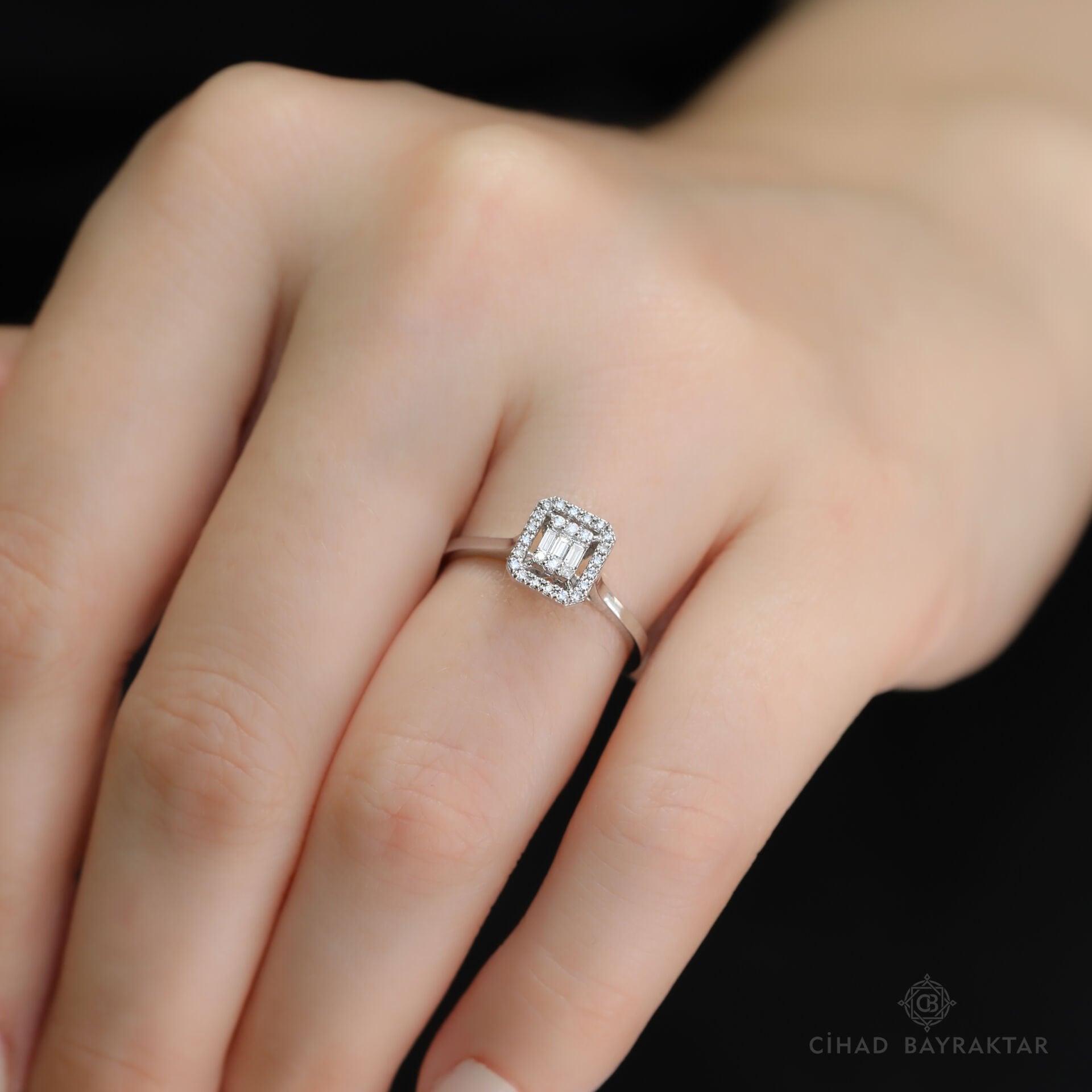 0.18 ct Pırlanta Baget Yüzük