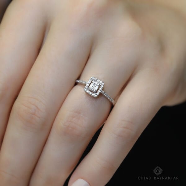 0.19 ct Pırlanta Baget Yüzük