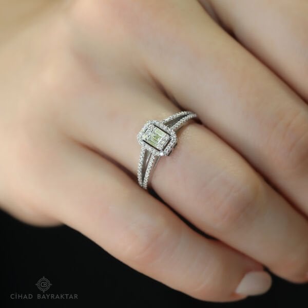 0.31 ct Pırlanta Baget Yüzük