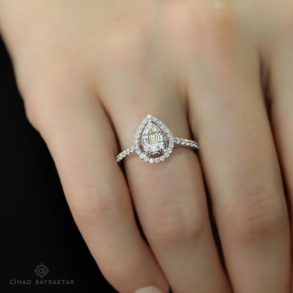 0.64 ct Pırlanta Damla Yüzük