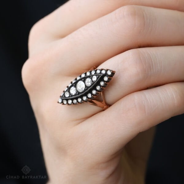 1,02 ct Elmas Mekik Yüzük