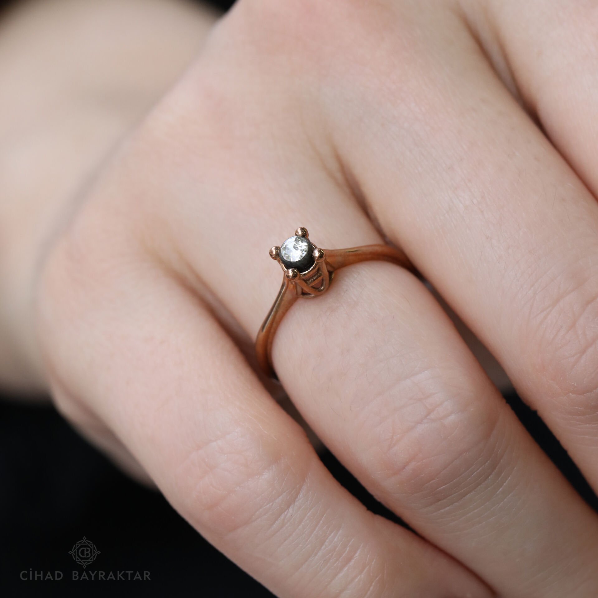 0,07 ct Elmas Tektaş Yüzük