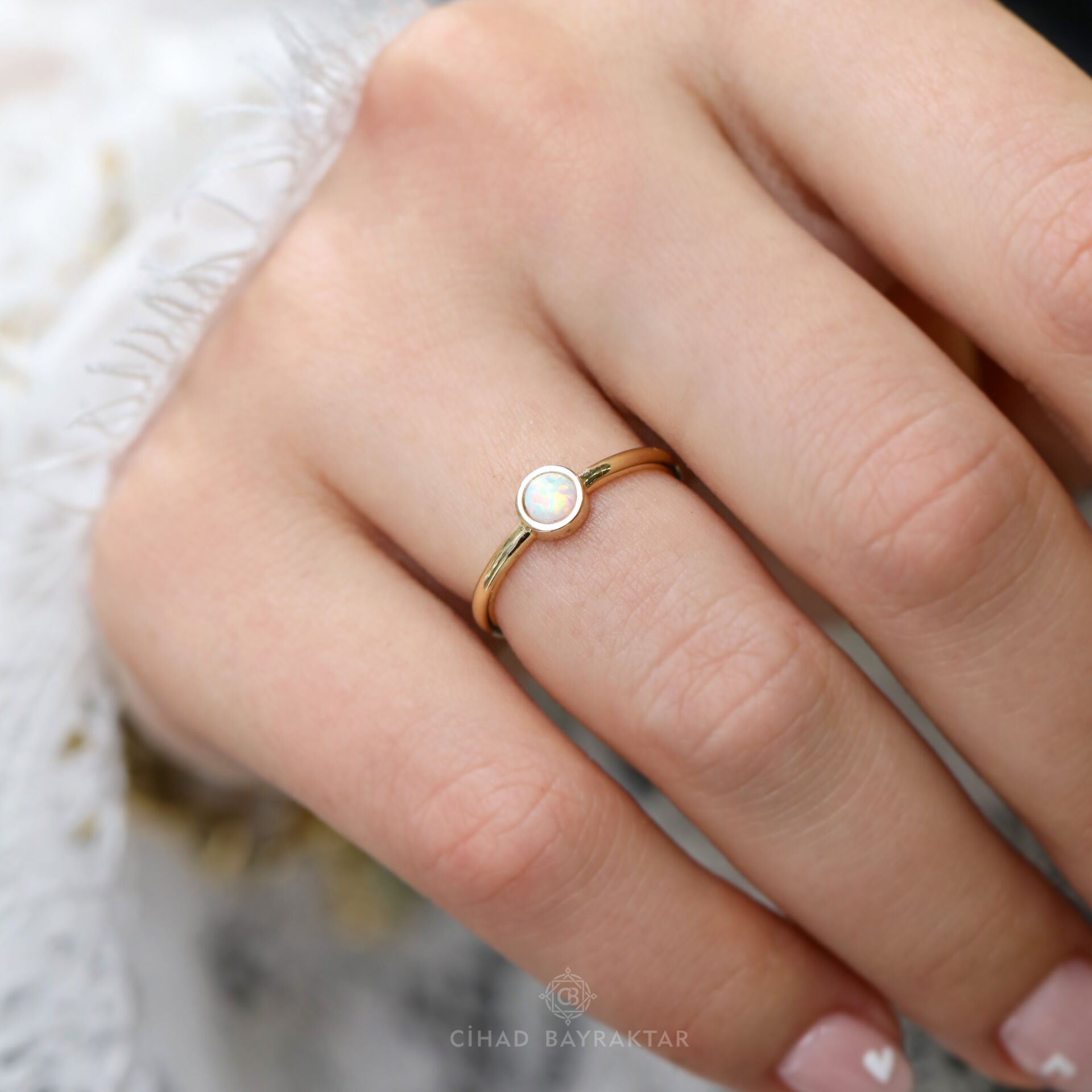 Sedef Taşlı Altın Yüzük