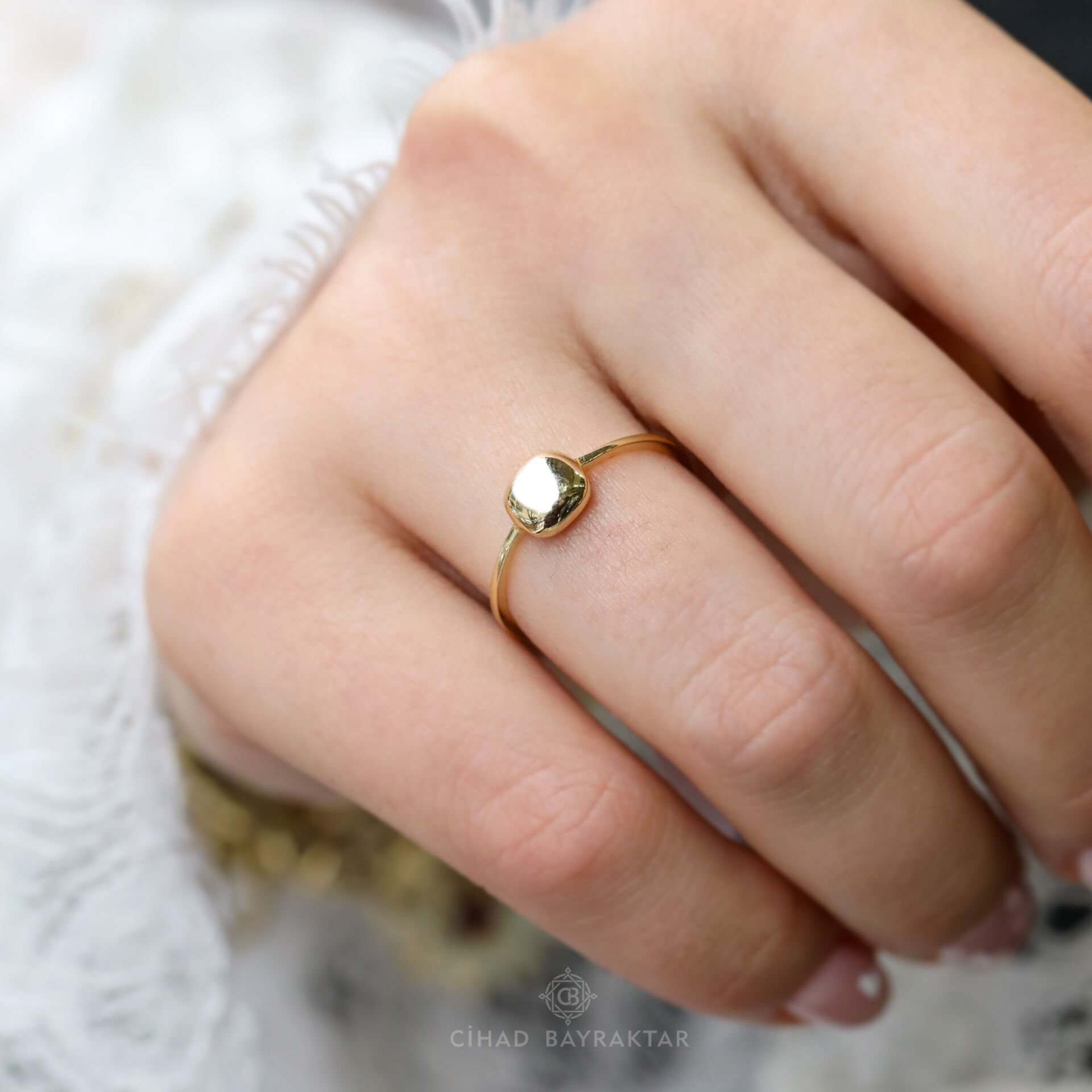 Sade Parlak Altın Yüzük